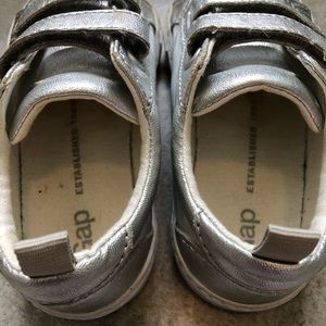 GAP Shoes - Gap tennis shoes size 8 GAP Shoes - Gap tennis shoes size 8